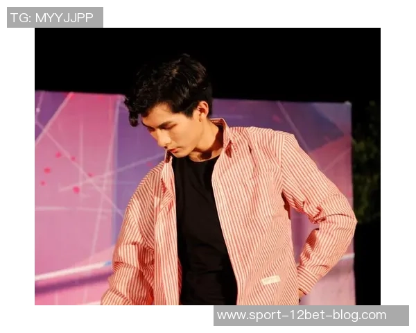 迪巴拉与怀孕妻子甜蜜合影庆生感谢祝福期待新生命降临